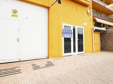 Locale commerciale in vendita a Avenida DEL FARO 87