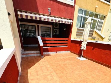 Rez-de-chaussée avec piscine à vendre à Orihuela Costa
