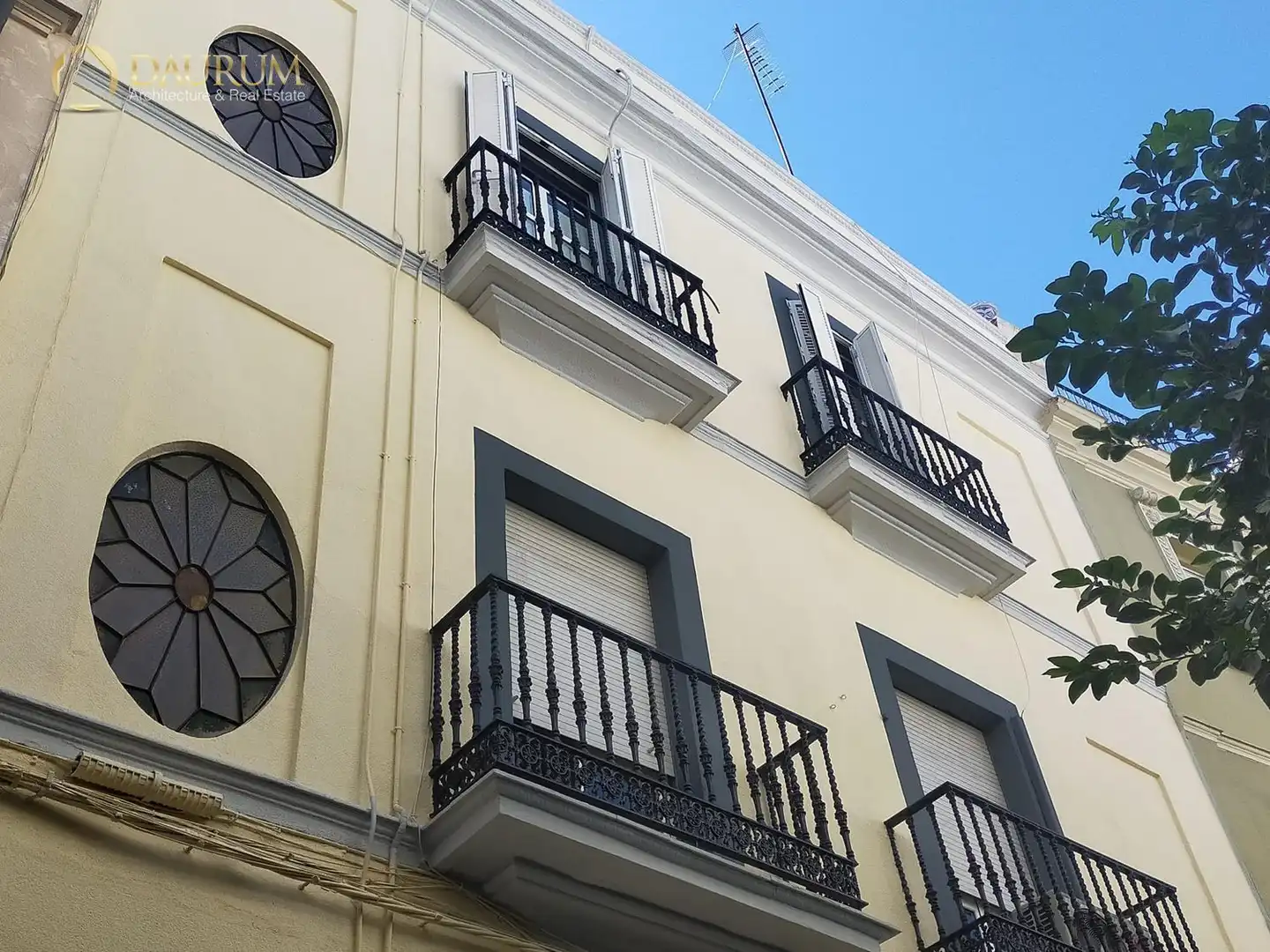 Vista exterior de Piso en venta en Sevilla con Aire acondicionado y Terraza