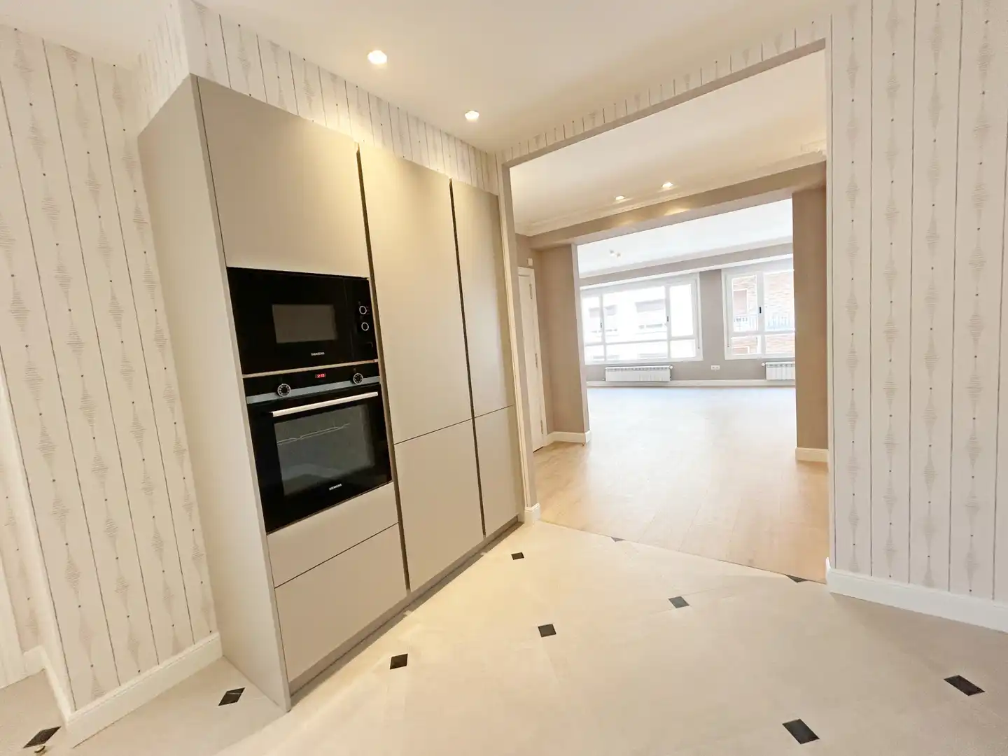 Cocina de Piso en venta en Vitoria - Gasteiz con Calefacción, Trastero y Horno