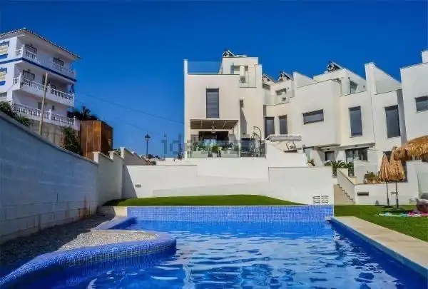 House with terrace to rent in Benajarafe, imagen 2