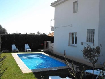 Casa amb piscina en venda a Miami Platja