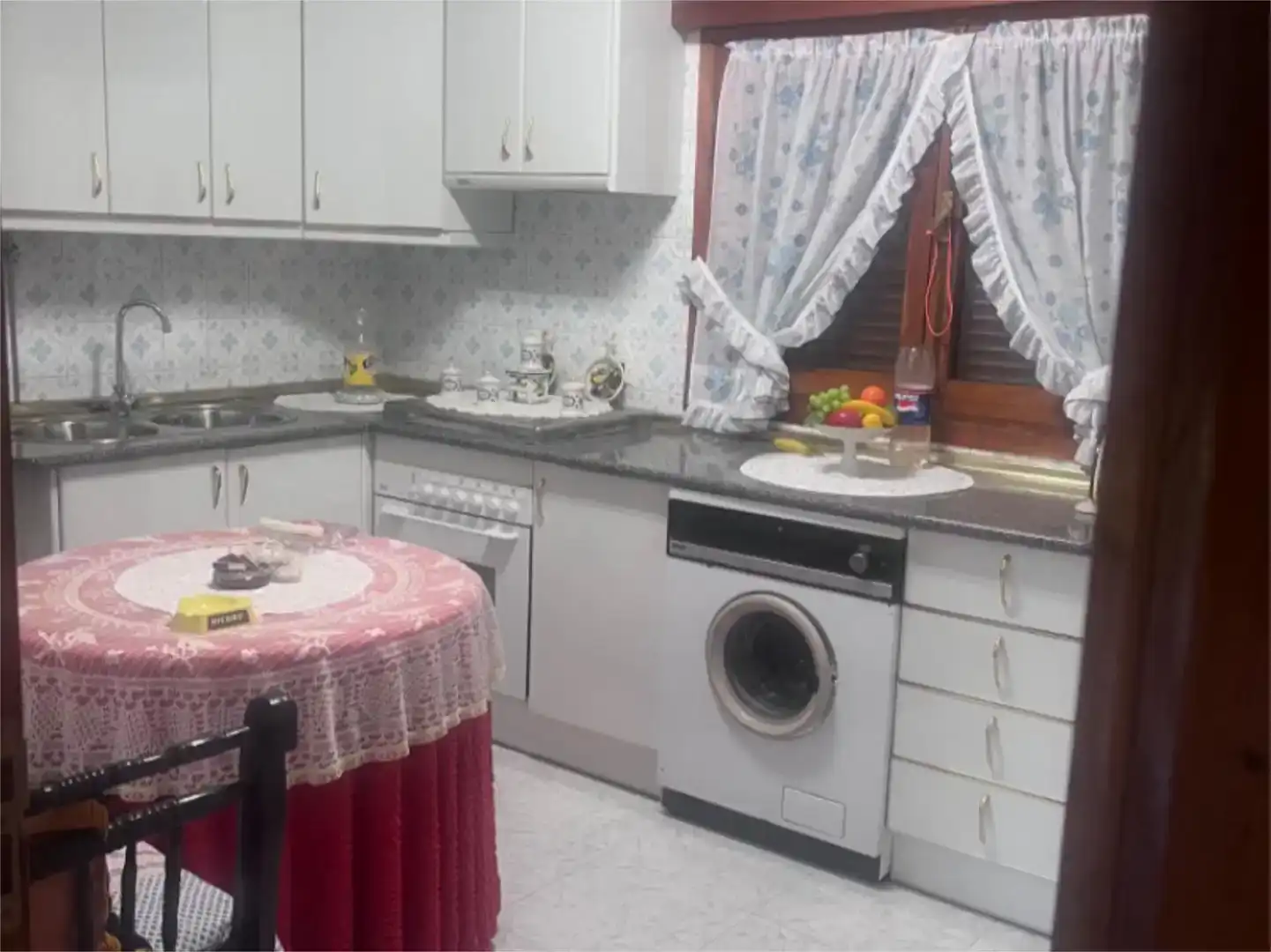 Cuina de Casa o xalet en venda en Torre de Don Miguel amb Balcó