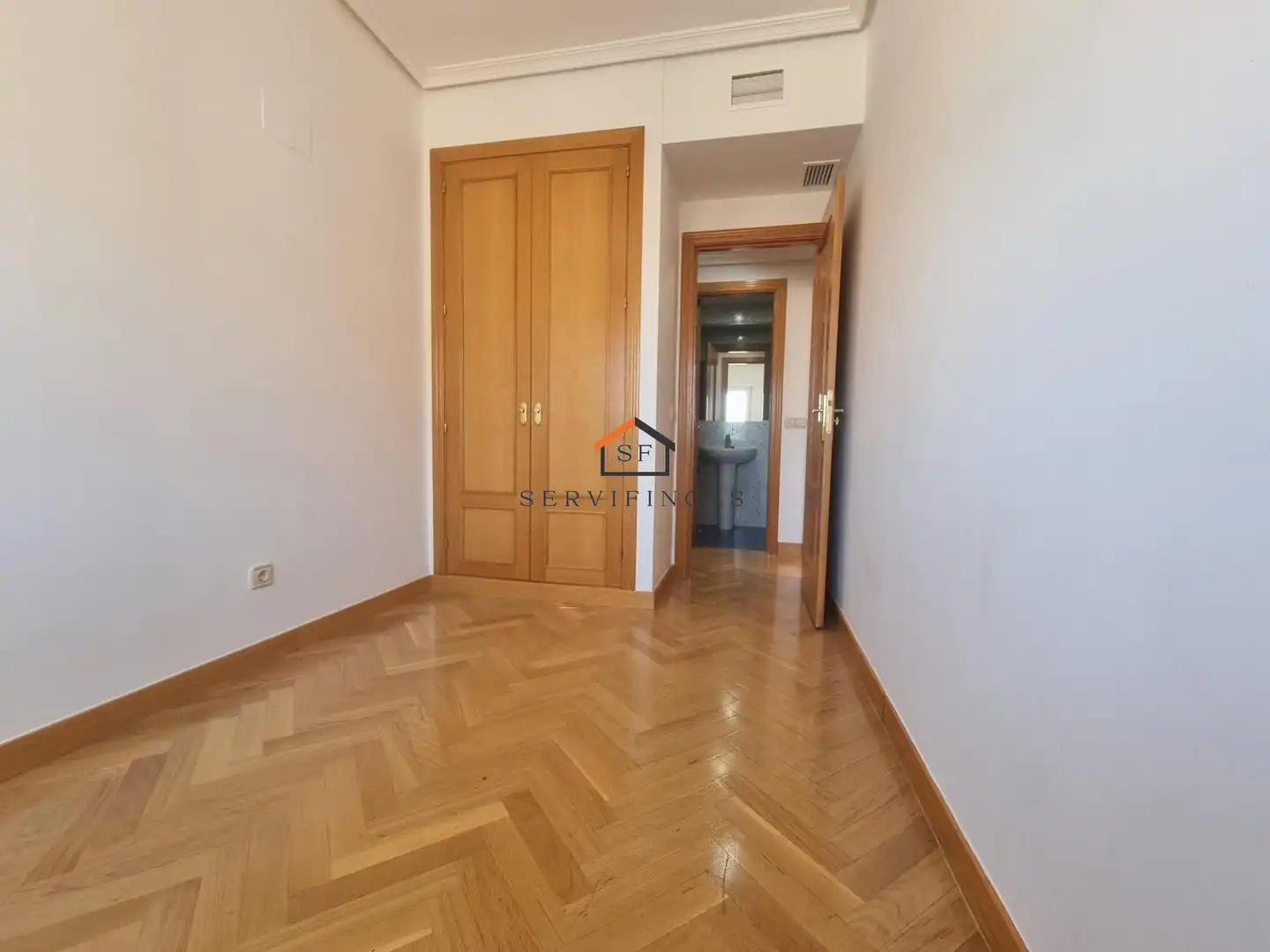 Bedroom of Flat for rent in Madrid  with Heating, Parquet flooring and Storage room