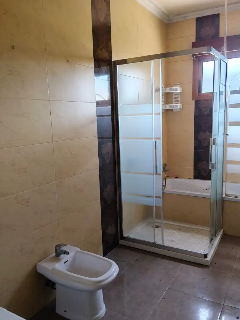 Baño de Casa o chalet en venta en Poio con Calefacción, Jardín privado y Terraza