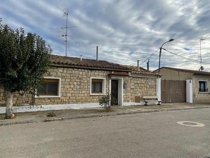 Exterior view of House or chalet for sale in Sádaba