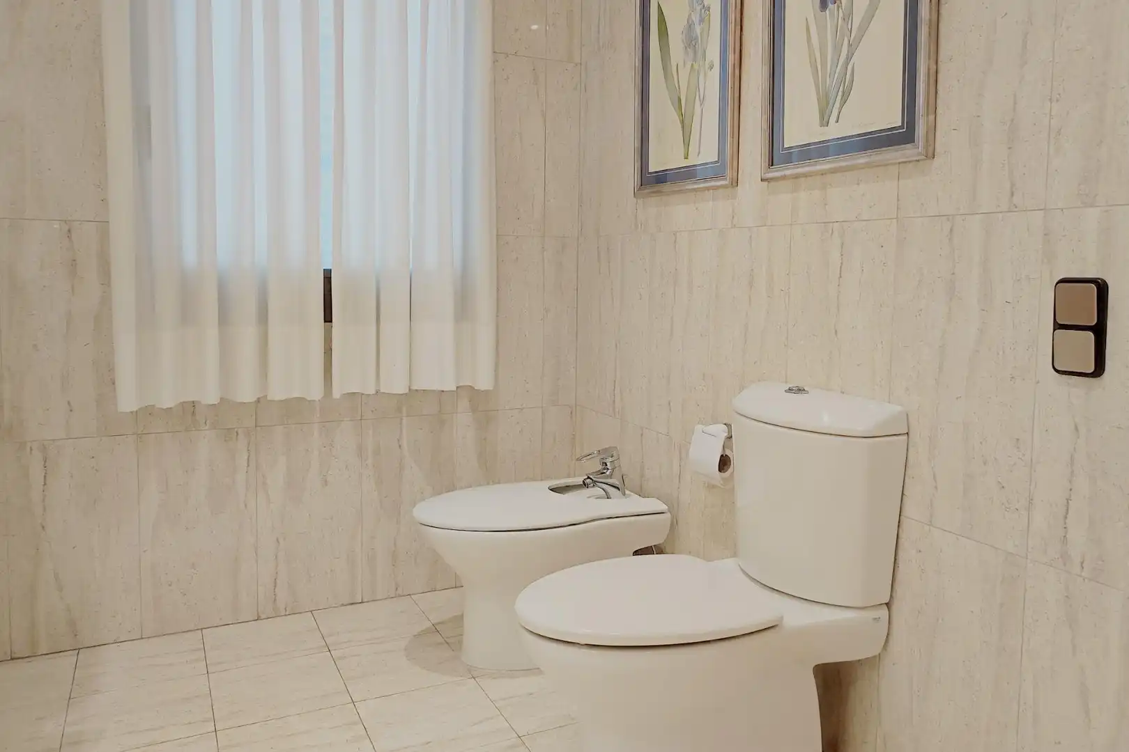 Bathroom of Houses for sale in L'Eliana  with Air Conditioner, Heating and Private garden