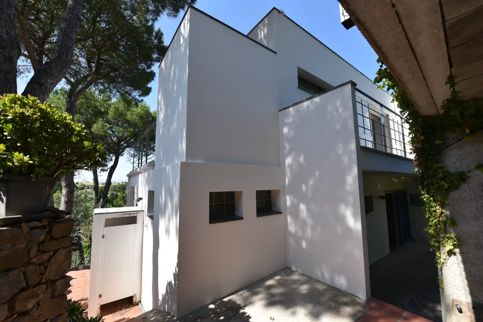 Vista exterior de Casa o xalet en venda en L'Escala amb Aire condicionat, Calefacció i Jardí privat