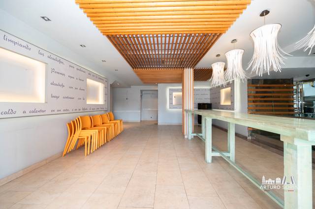 Local comercial en Venta en Calle de Arturo Soria en Quintana