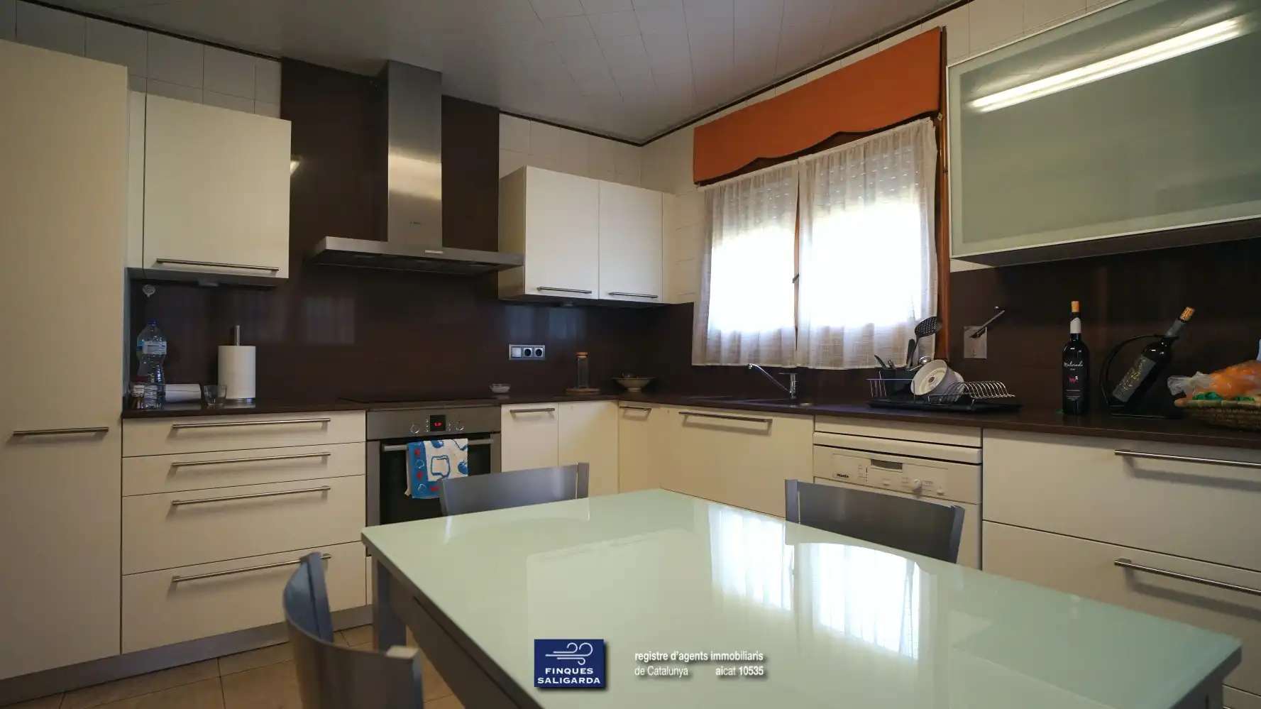 Cocina de Casa o chalet en venta en Canovelles con Aire acondicionado, Calefacción y Terraza