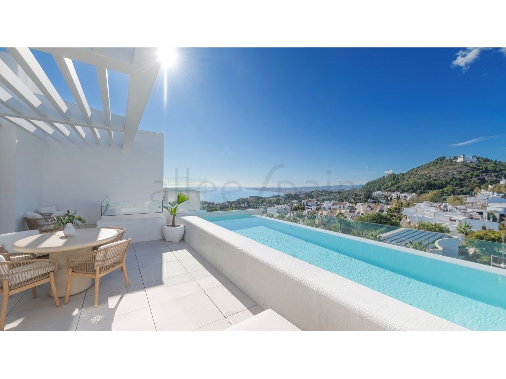 Swimming pool of House or chalet for sale in Benalmádena  with Air Conditioner, Swimming Pool and Furnished