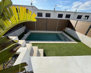 Piscina de Casa adosada en venda en Castellet i la Gornal amb Aire condicionat, Calefacció i Jardí privat