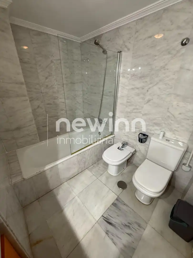 Badezimmer von Maisonette zur Miete in Córdoba mit Klimaanlage und Heizung