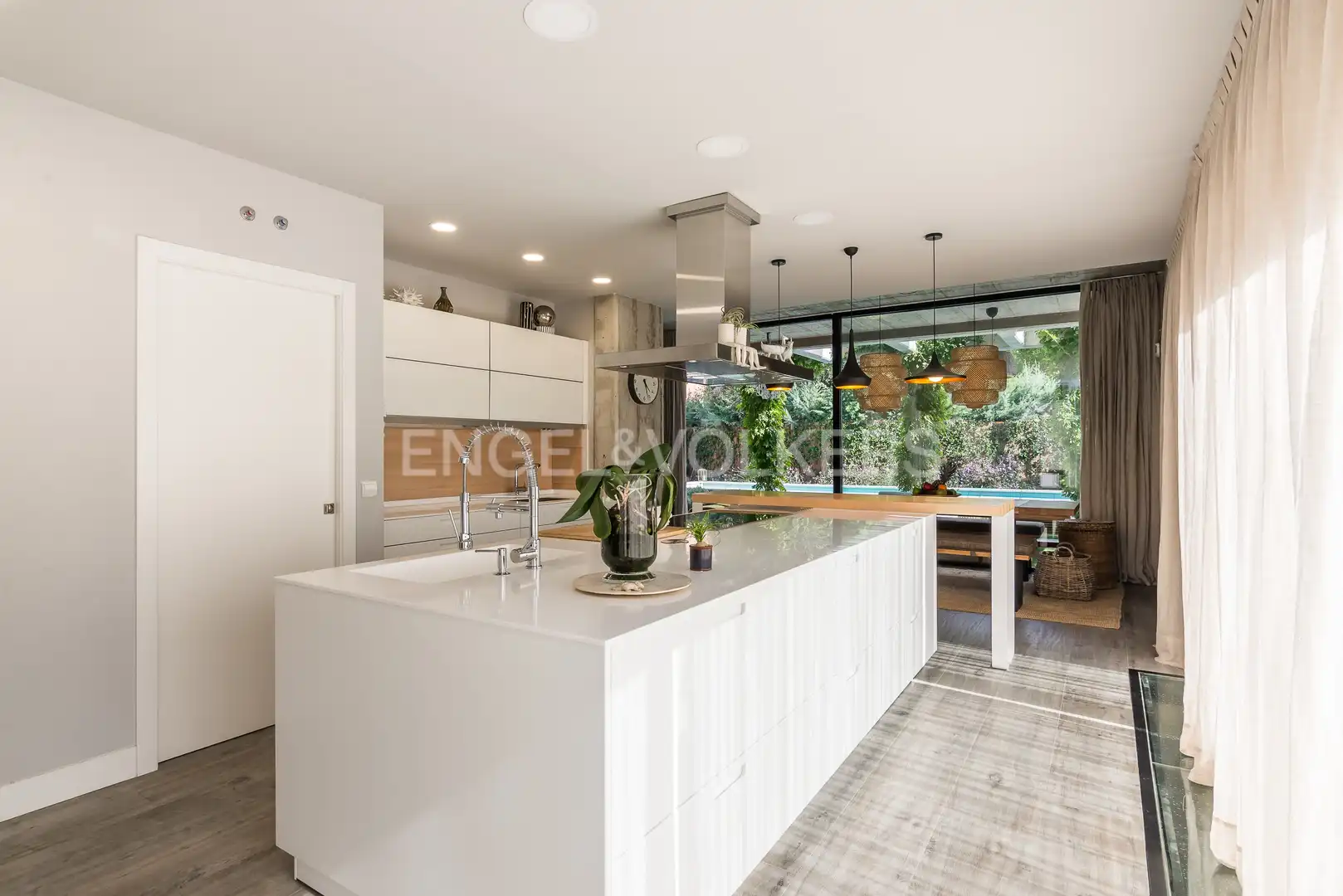 Kitchen of Houses for sale in Pozuelo de Alarcón  with Air Conditioner, Heating and Private garden
