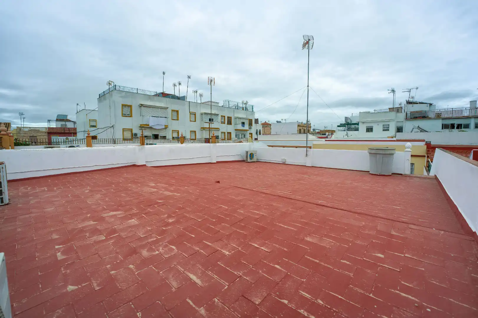 Terraza de Casa adosada en venta en Mairena del Aljarafe con Aire acondicionado, Calefacción y Jardín privado