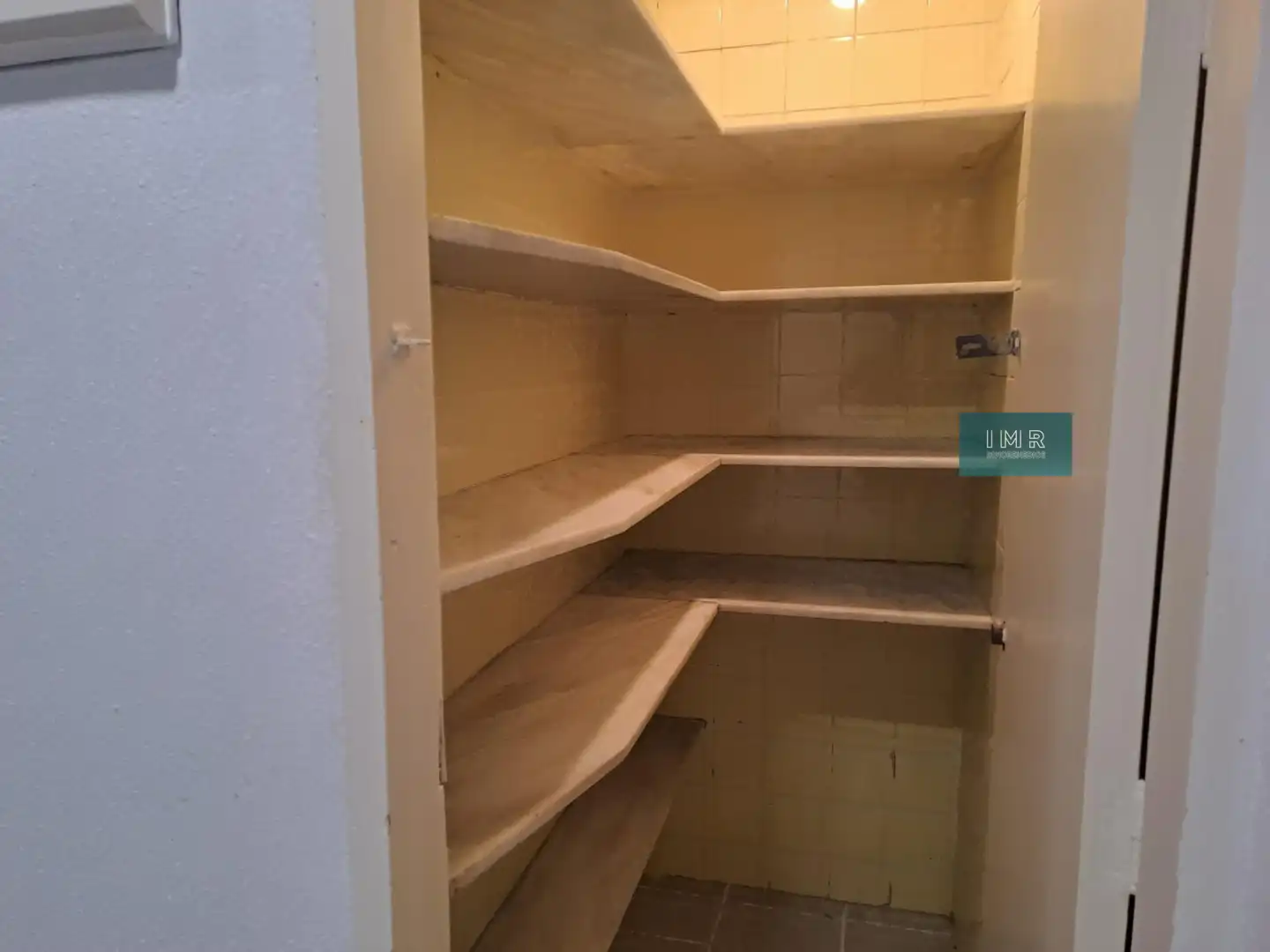 Kitchen of Flat for rent in Sevilla  with Air Conditioner and Storage room