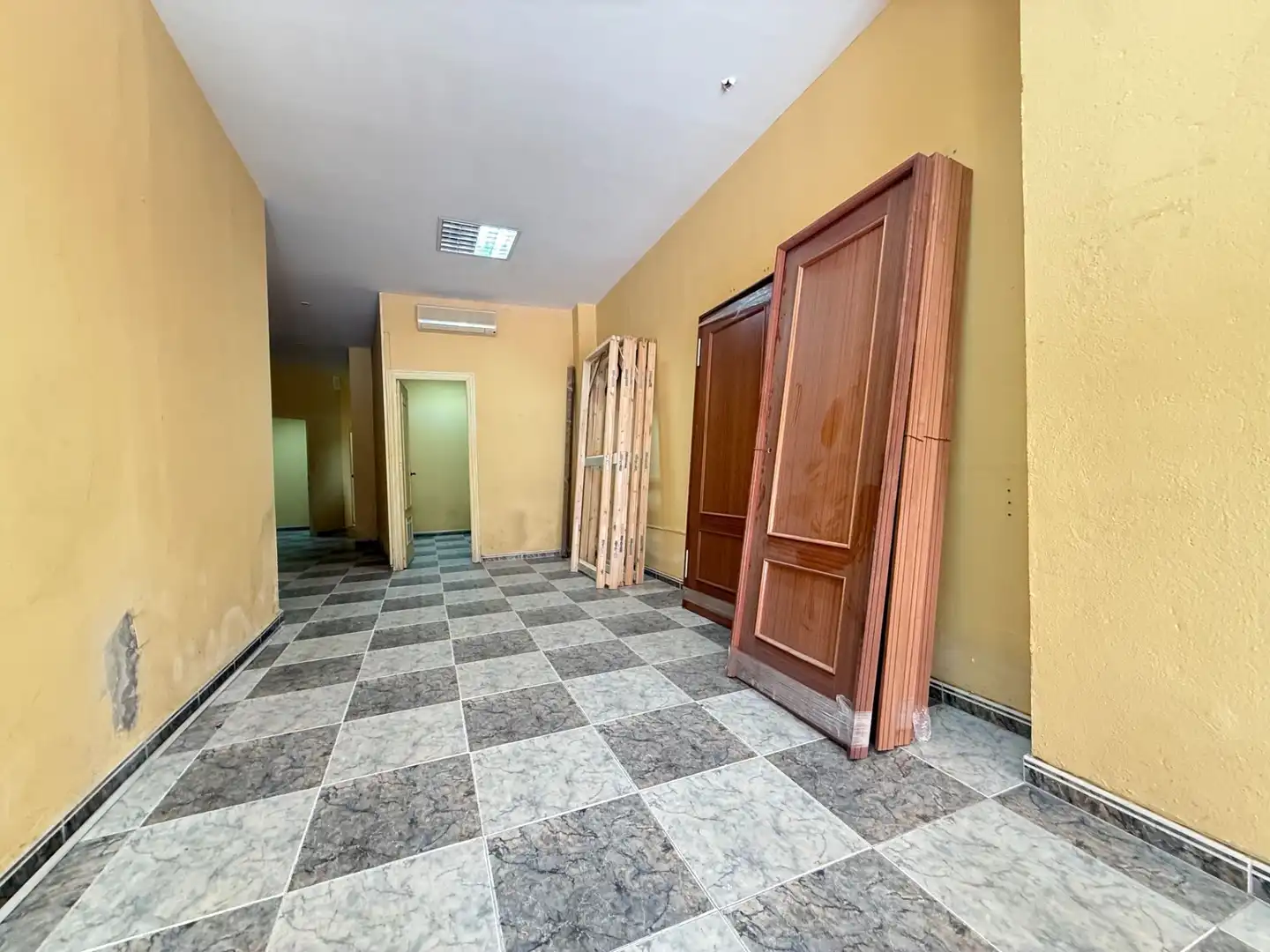 Business premises for sale in Macias Belmonte, imagen 2