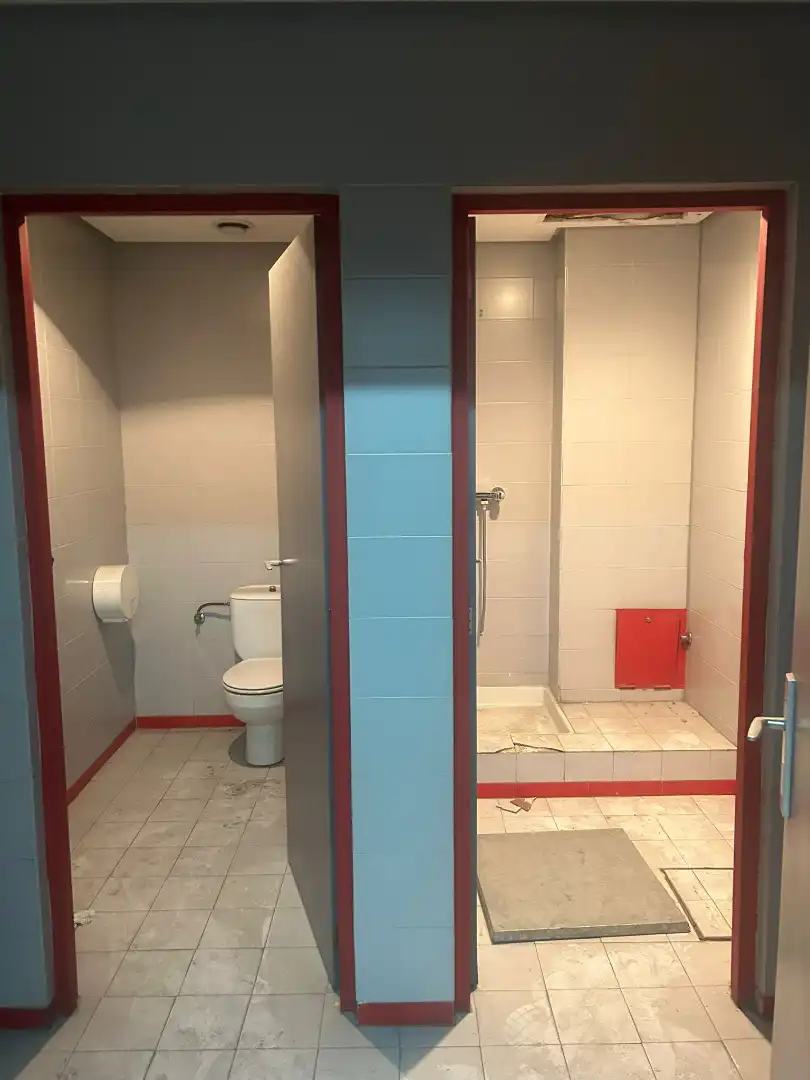Bathroom of Industrial buildings for sale in Madrid  with Heating and Alarm