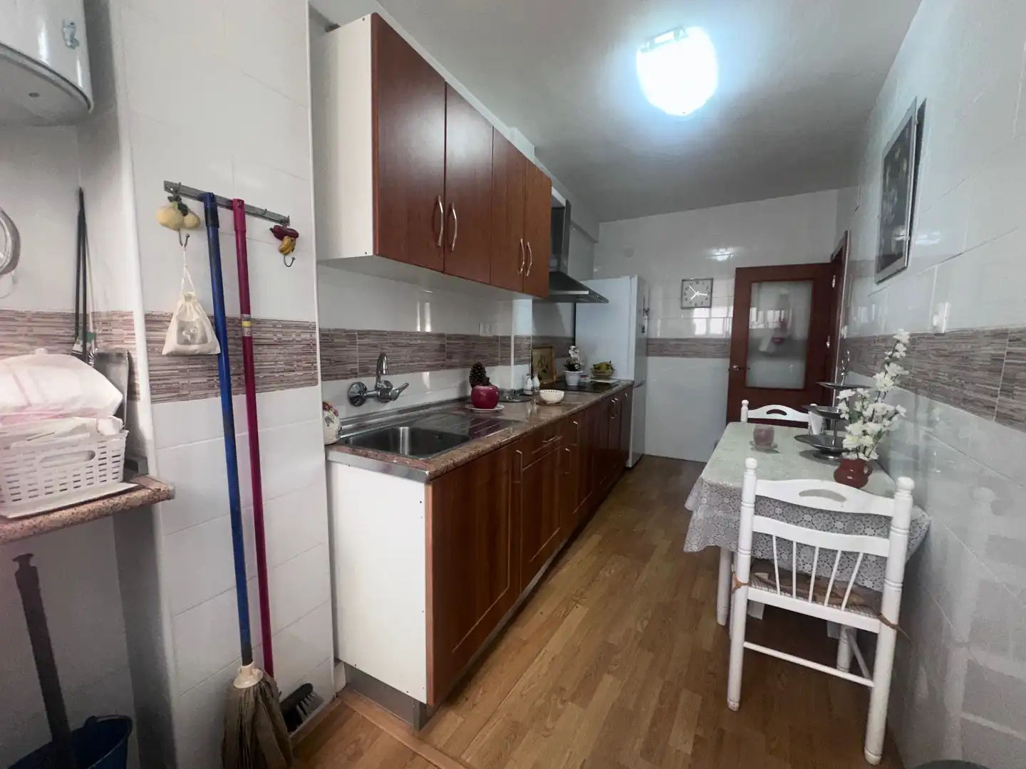 Cuina de Pis en venda en Vélez-Málaga amb Parquet, Terrassa i Moblat