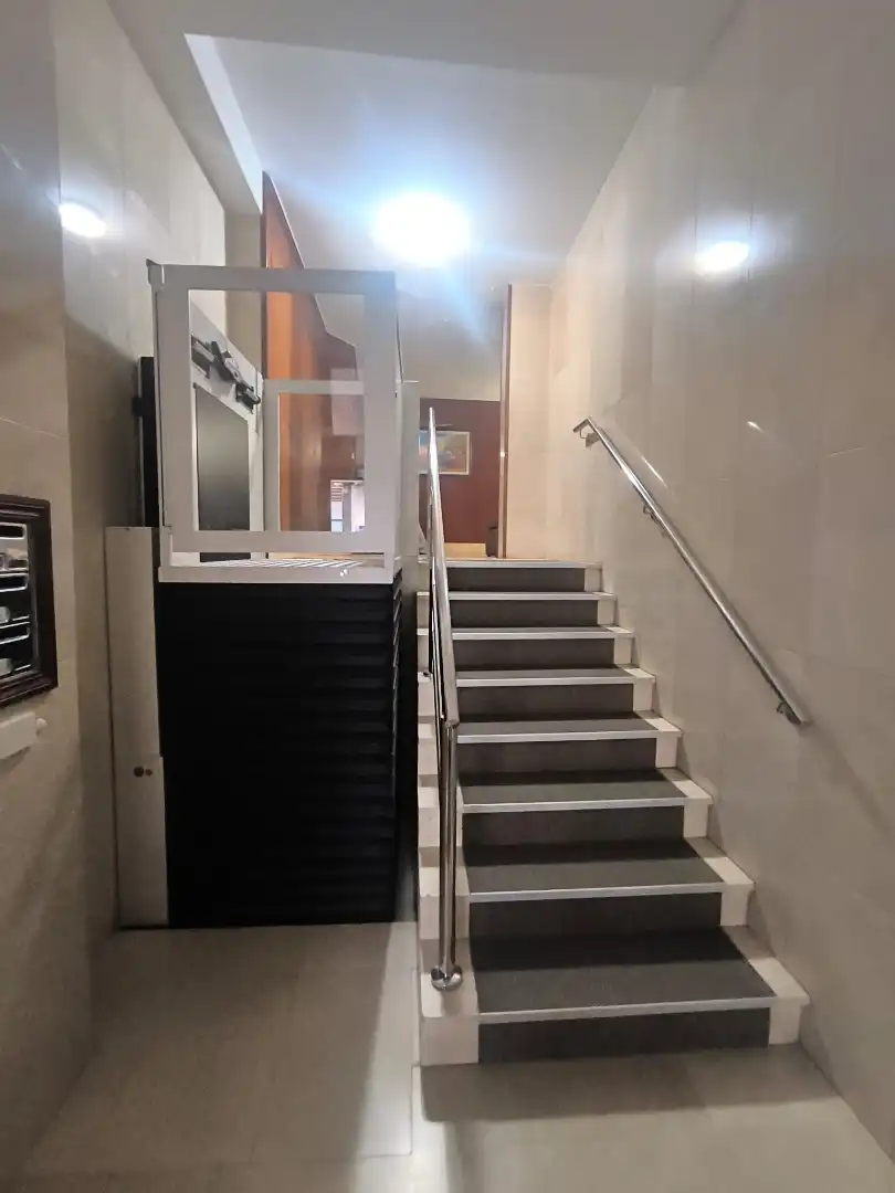 Piso en venta en Pontevedra Capital  con Calefacción, Parquet y Trastero