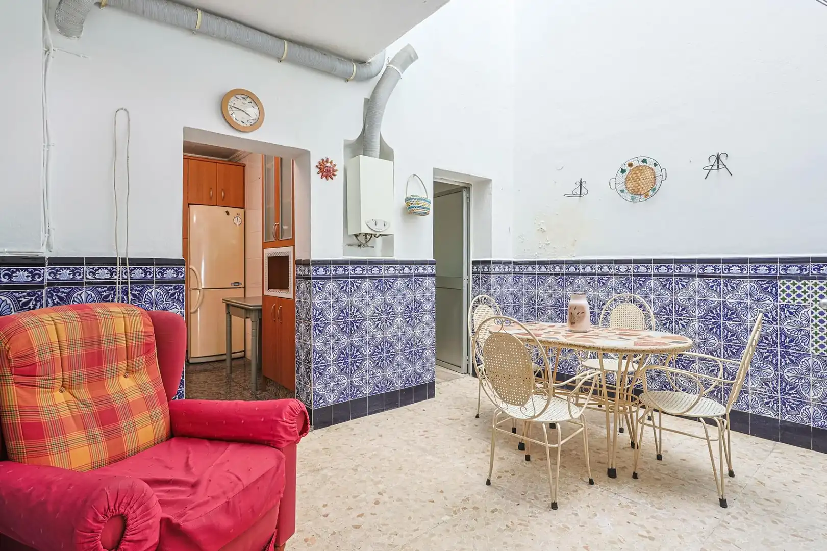 Cuina de Casa o xalet en venda en Sevilla amb Moblat i Balcó
