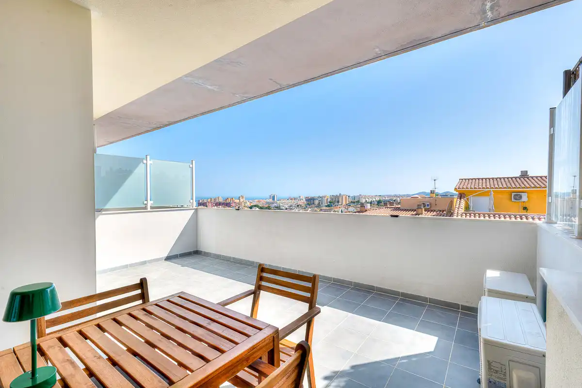 Terraza de Apartamento en venta en Fuengirola con Aire acondicionado, Amueblado y Piscina comunitaria