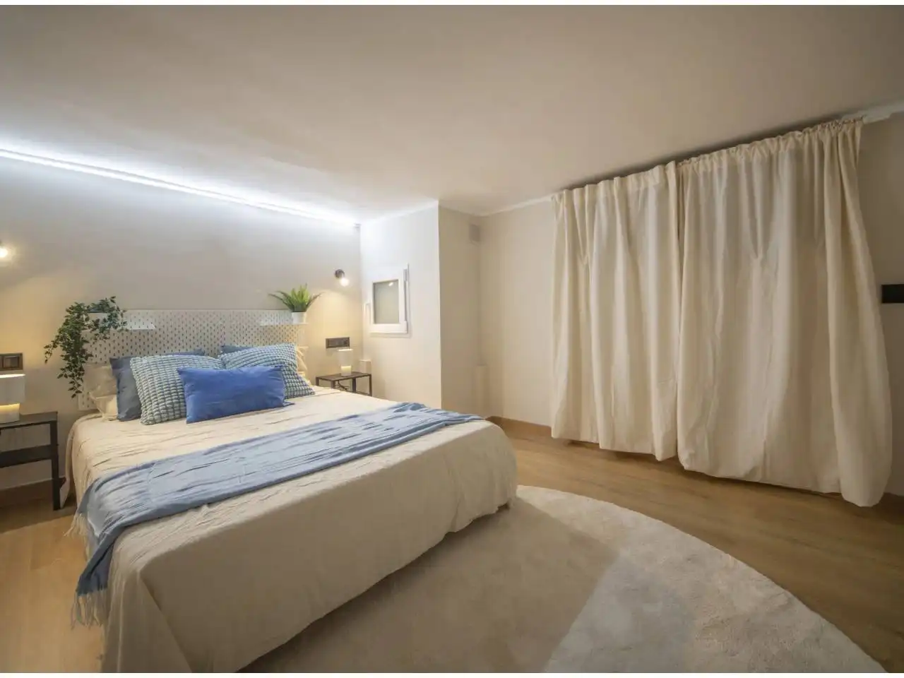 Habitación de Dúplex en venta en Barcelona con Aire acondicionado, Calefacción y Parquet