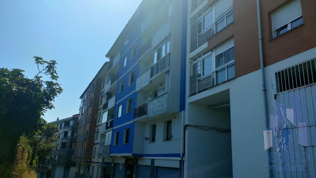 Vista exterior de Pis en venda en Bermeo amb Traster