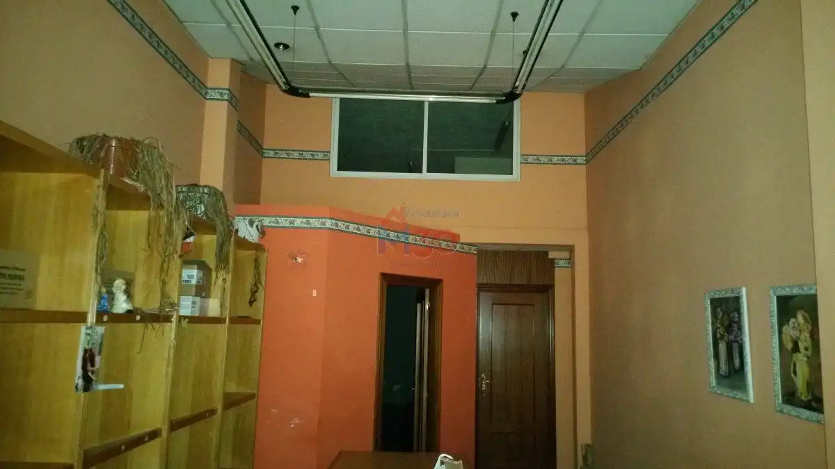 Local comercial en venda a Centro, imagen 2