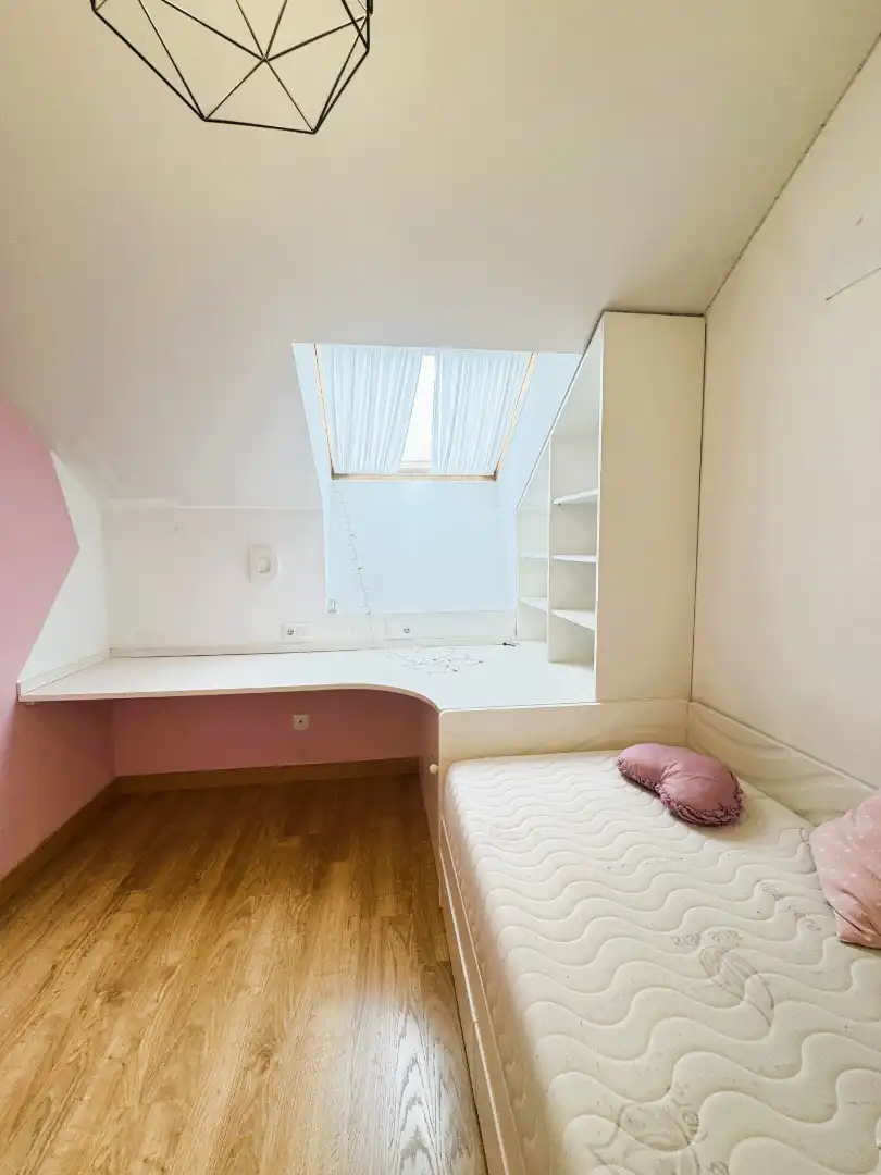 Habitación de Ático en venta en Avilés con Calefacción, Parquet y Terraza