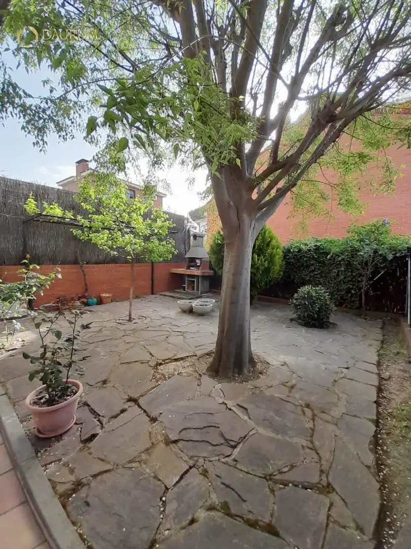 Terrassa de Casa adosada en venda en Móstoles amb Calefacció, Jardí privat i Terrassa
