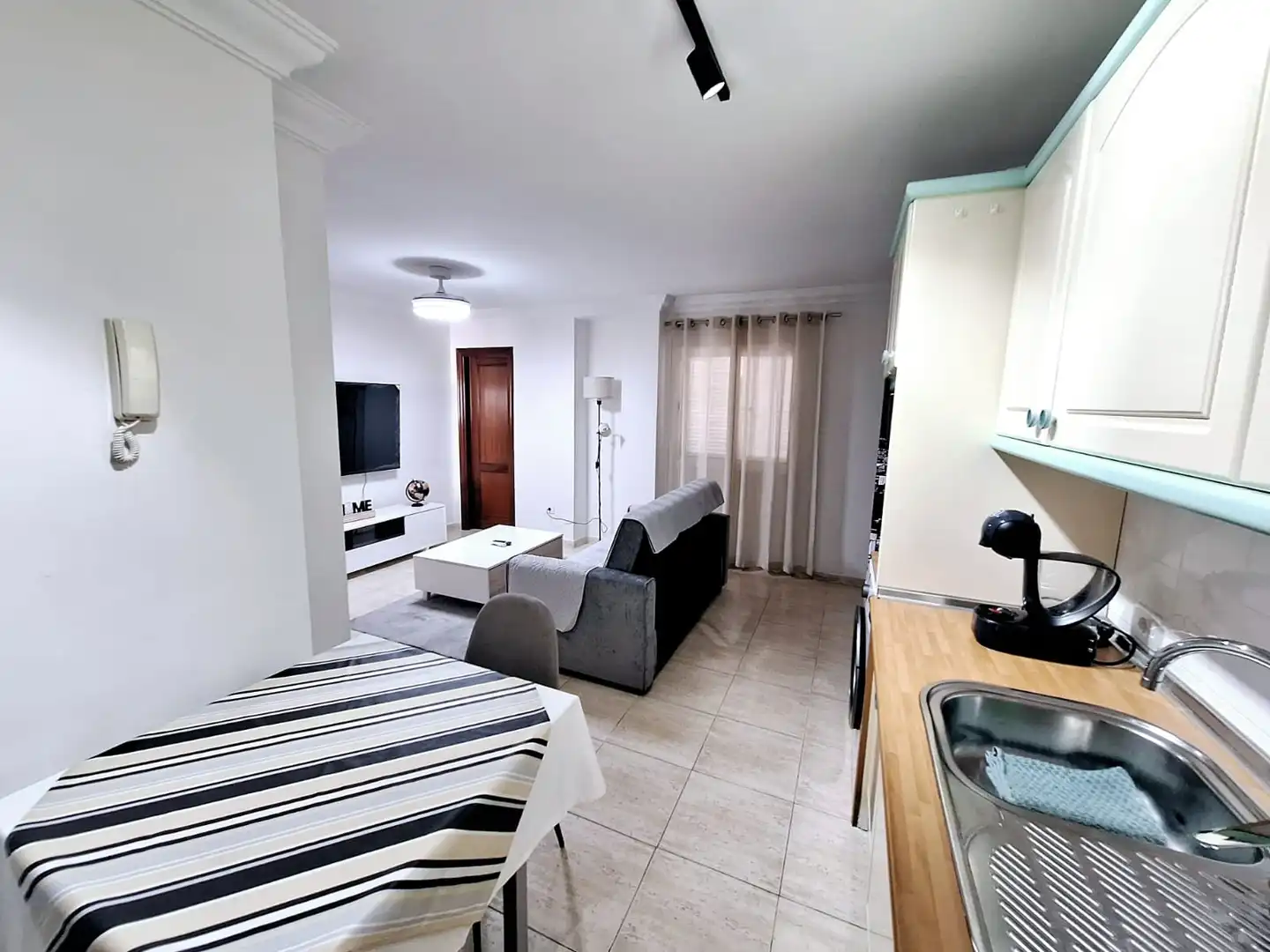 Wohnzimmer von Wohnungen zur Miete in Las Palmas de Gran Canaria mit Möbliert, Waschmaschine und Mikrowelle