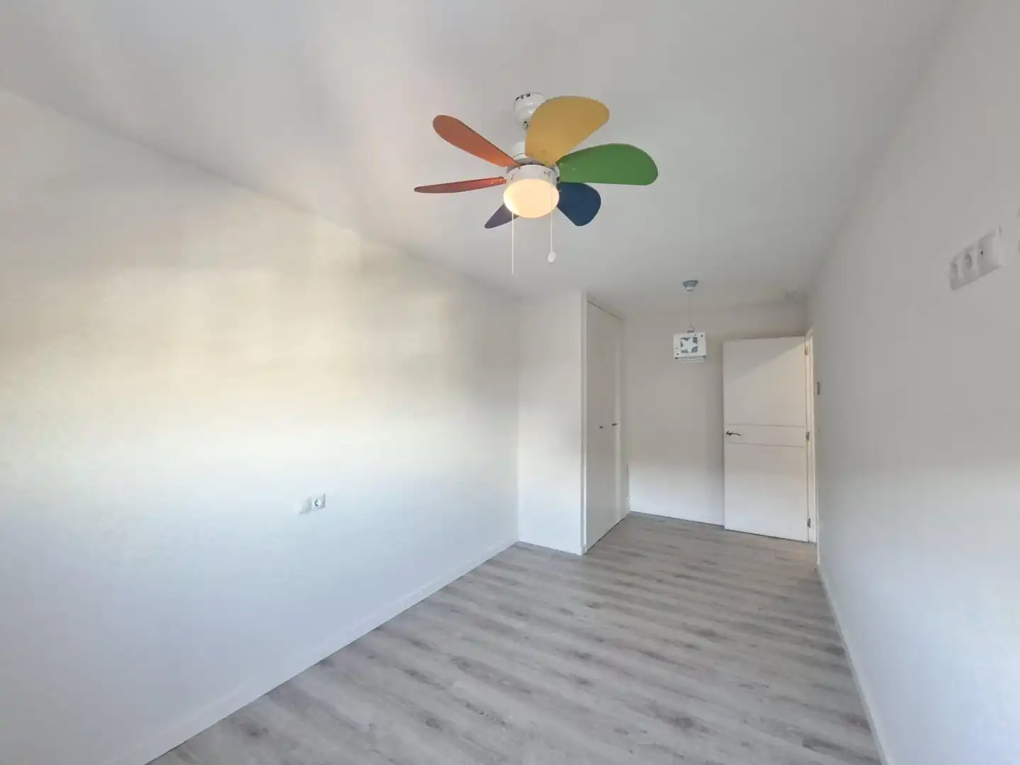 Habitación de Ático de alquiler en Aldaia con Aire acondicionado, Parquet y Terraza