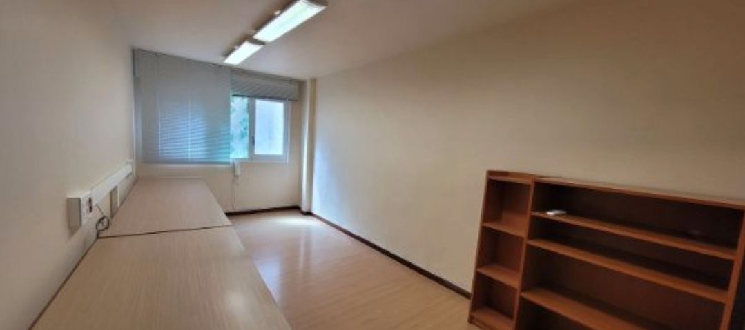 Office to rent in N/A, Casco Antiguo