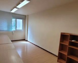 Office to rent in N/A, Casco Antiguo