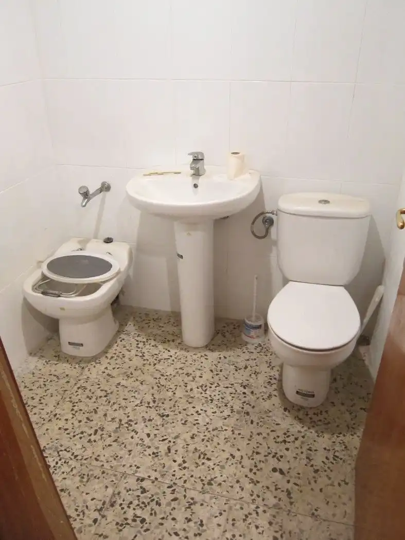 Bany de Local en venda en Llagostera amb Aire condicionat i Calefacció