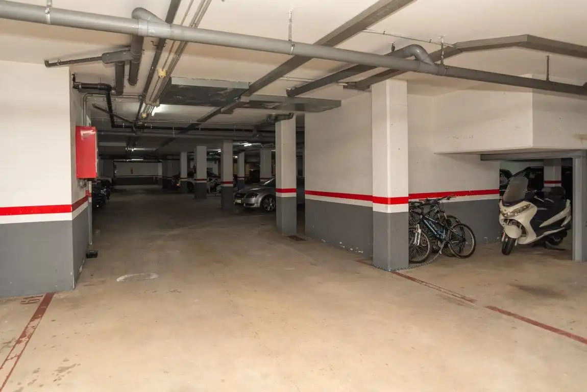 Parkplatz von Wohnung zum Verkauf in Badalona mit Heizung, Parkett und Terrasse