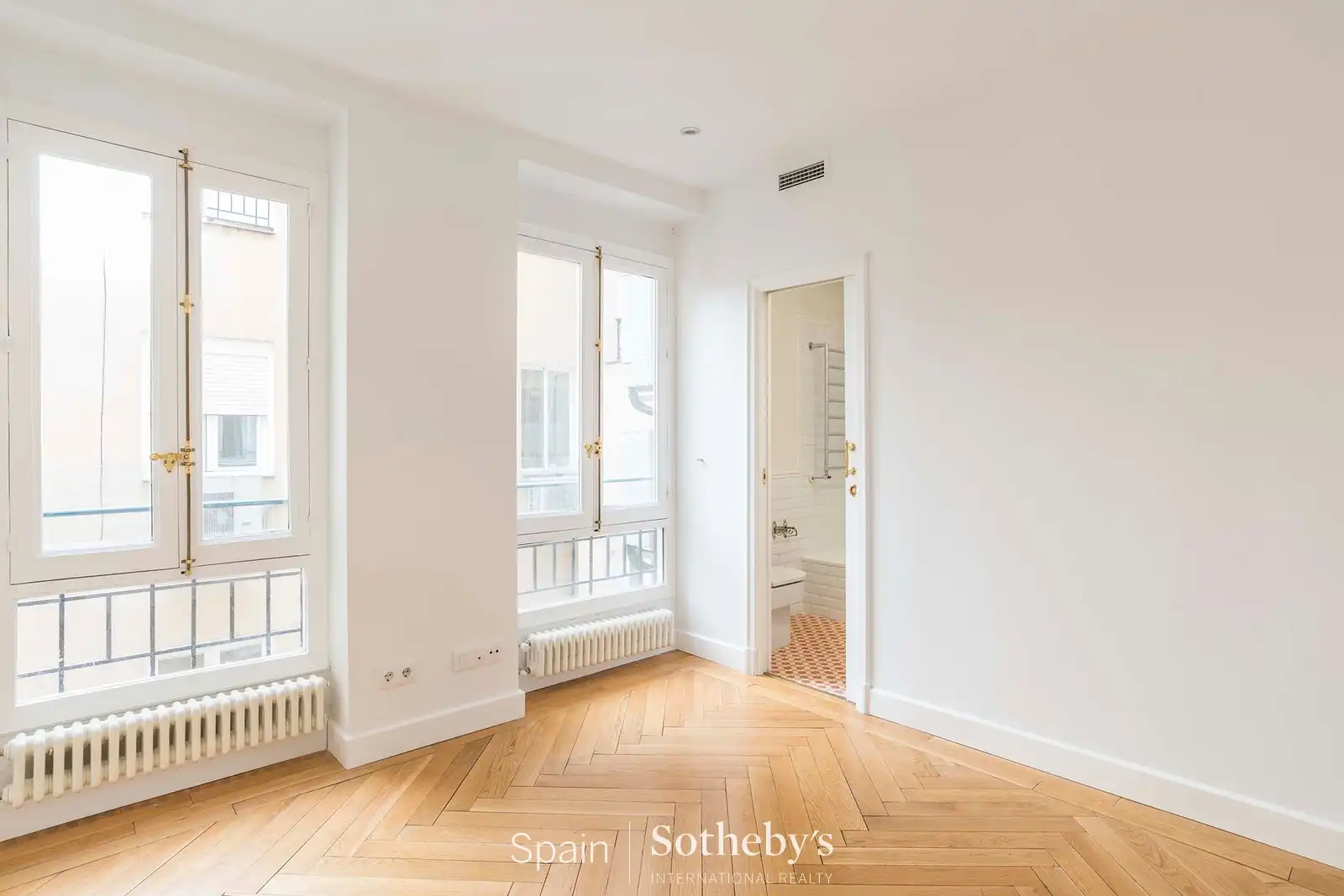 Schlafzimmer von Wohnungen zur Miete in Madrid mit Klimaanlage und Heizung
