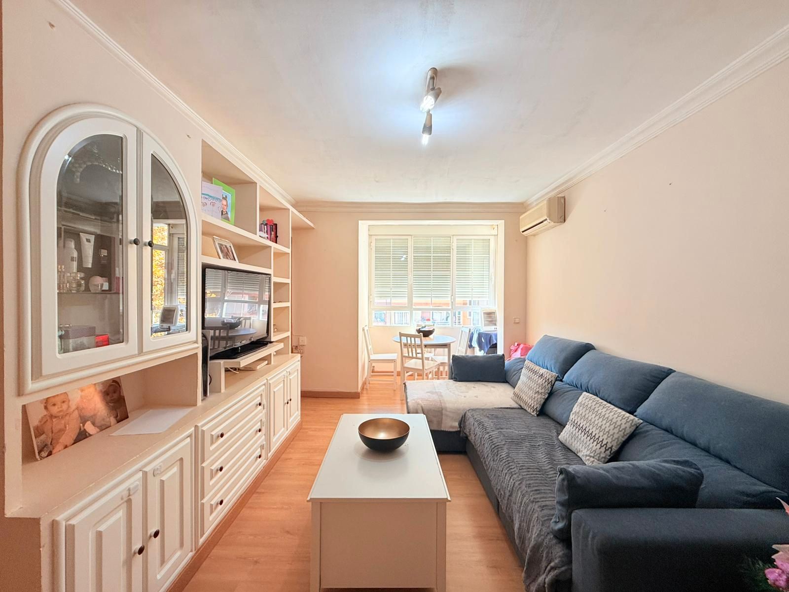 Living room of Flat for sale in  Madrid Capital  with Heating and Terrace