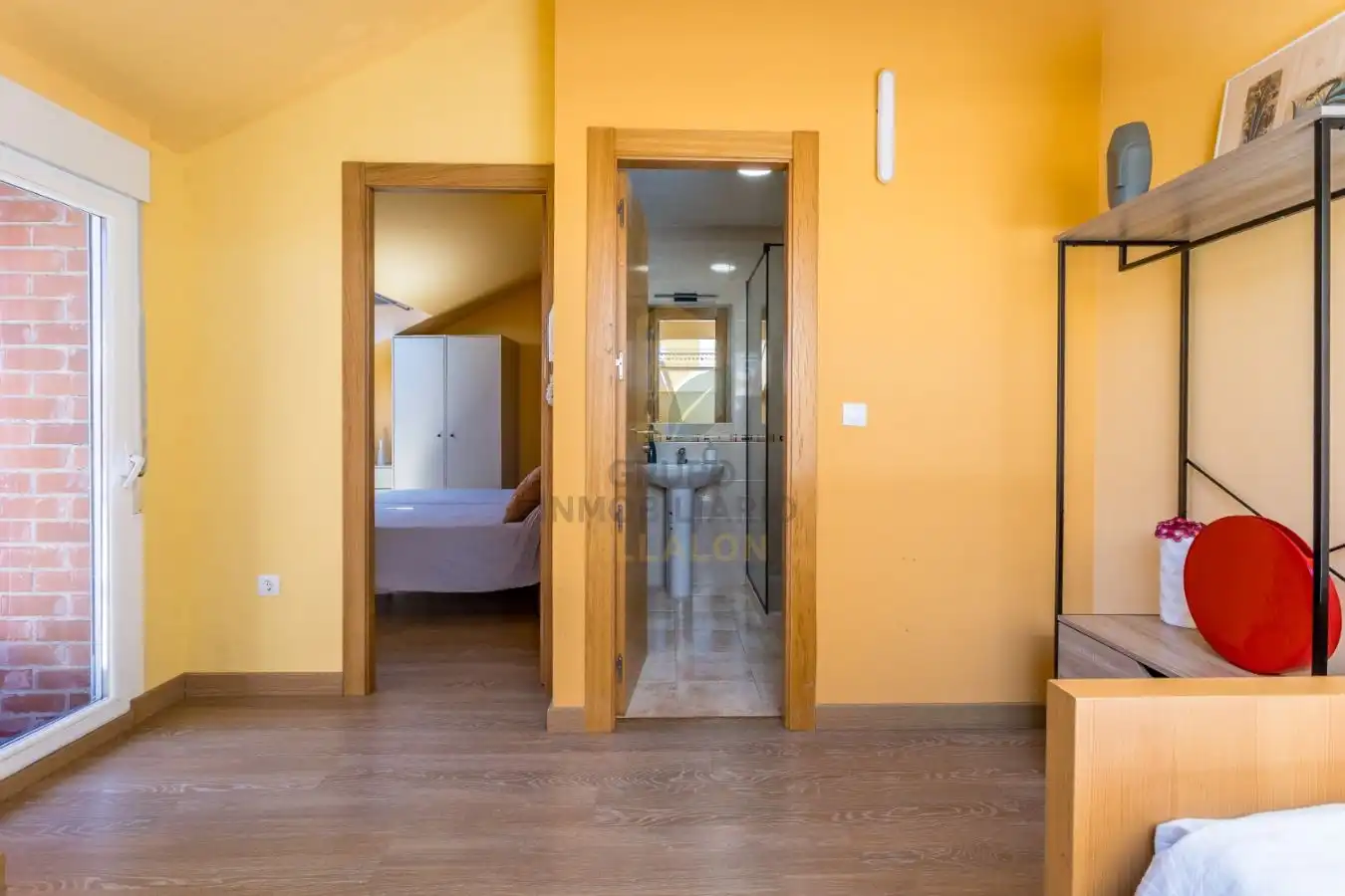 Piso en venta en Valencia de Don Juan con Calefacción, Parquet y Terraza