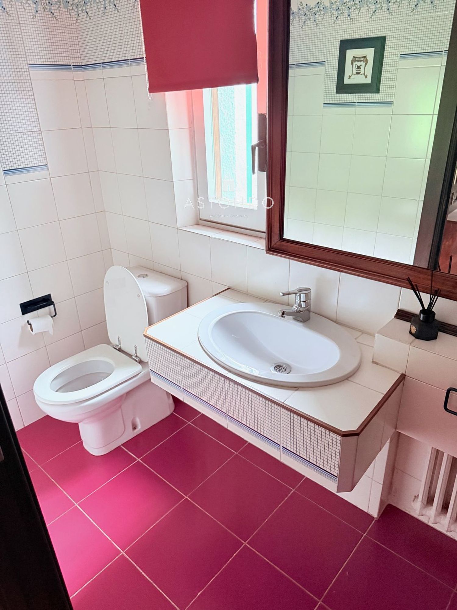 Bathroom of House or chalet to rent in  Madrid Capital  with Air Conditioner, Heating and Terrace