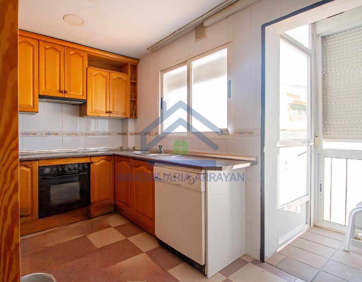 Kitchen of House or chalet for sale in Churriana de la Vega  with Air Conditioner, Heating and Terrace