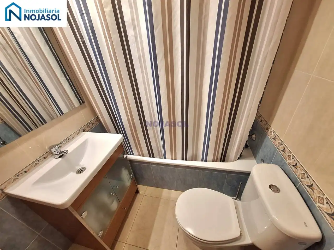 Appartement compact avec piscine à louer à Avenida Ris 32, imagen 24