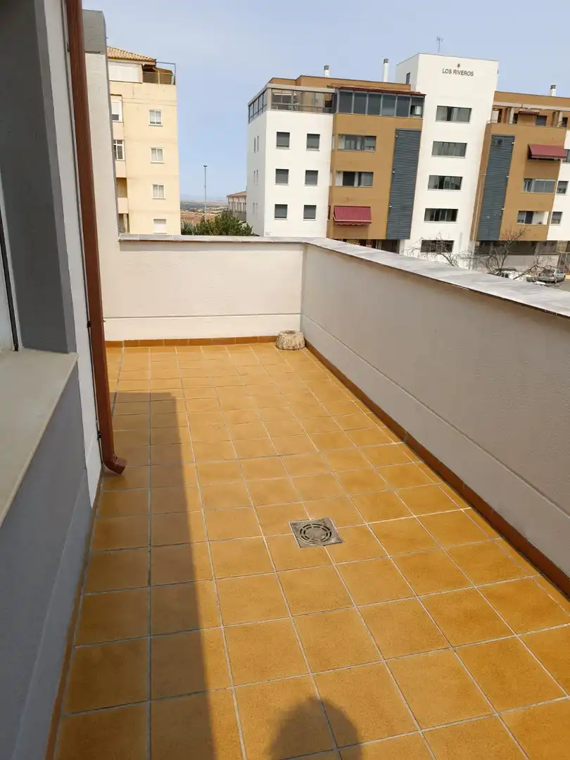 Terrassa de Casa adosada de lloguer en Cáceres amb Calefacció, Terrassa i Traster