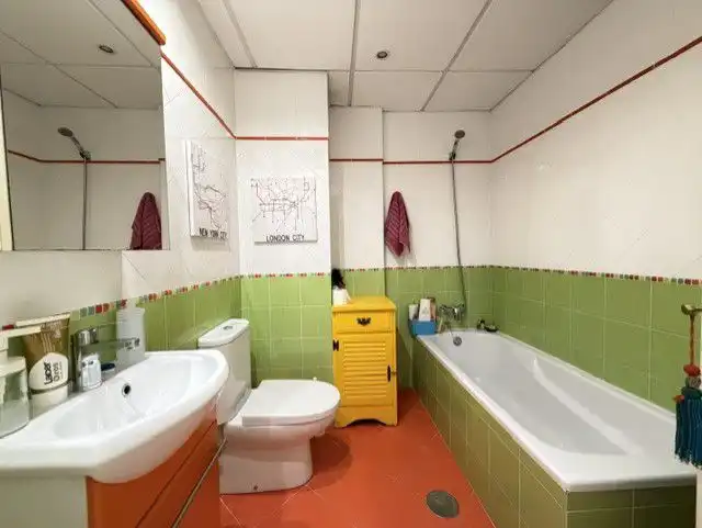 Baño de Piso en venta en Badajoz con Aire acondicionado, Calefacción y Terraza