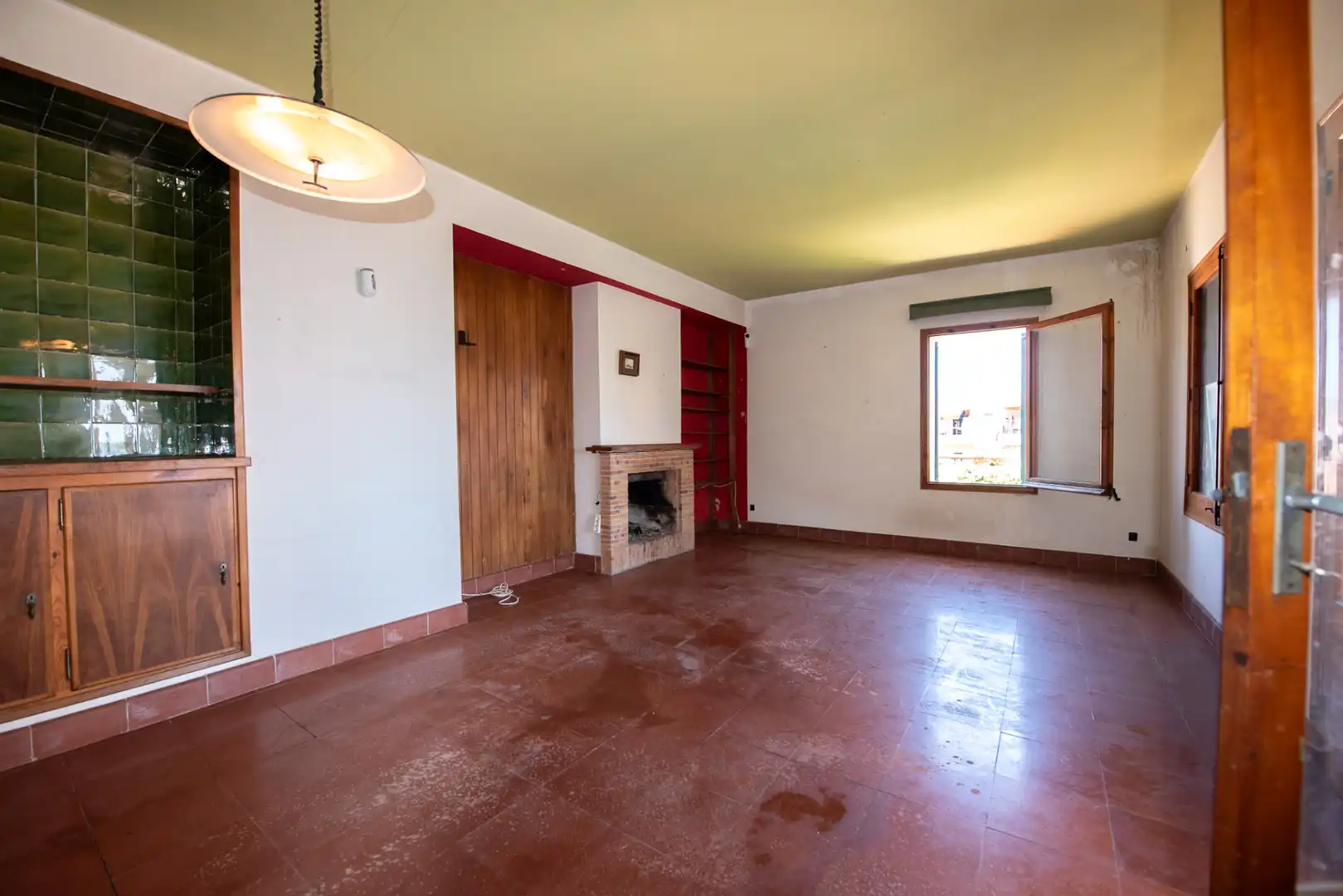 Sala d'estar de Casa o xalet en venda en Sant Feliu de Guíxols amb Jardí privat, Terrassa i Traster