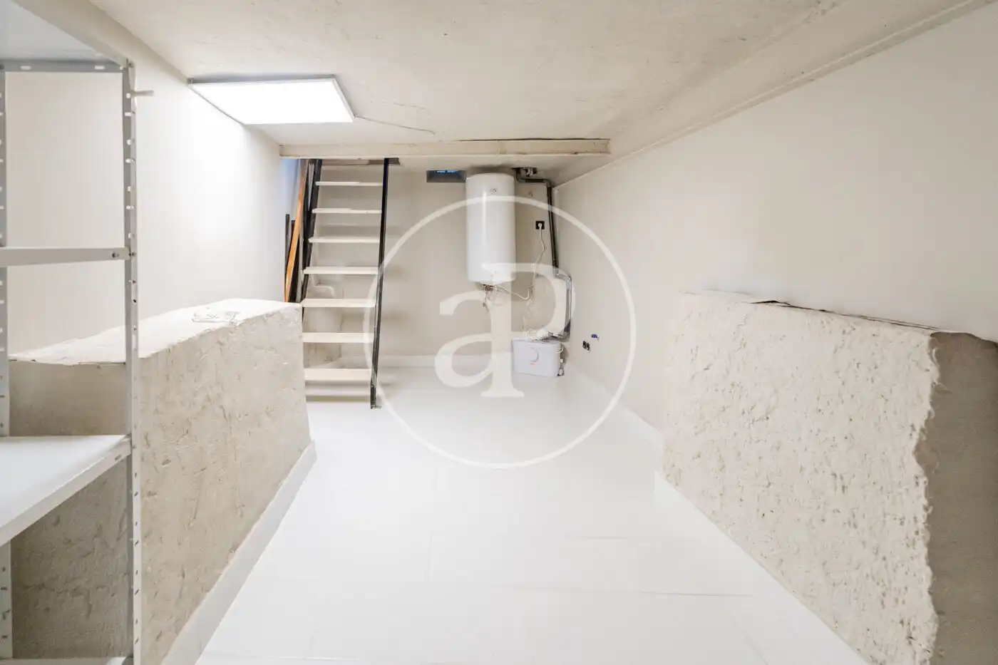 Flat for sale in Madrid  with Air Conditioner, Heating and Storage room