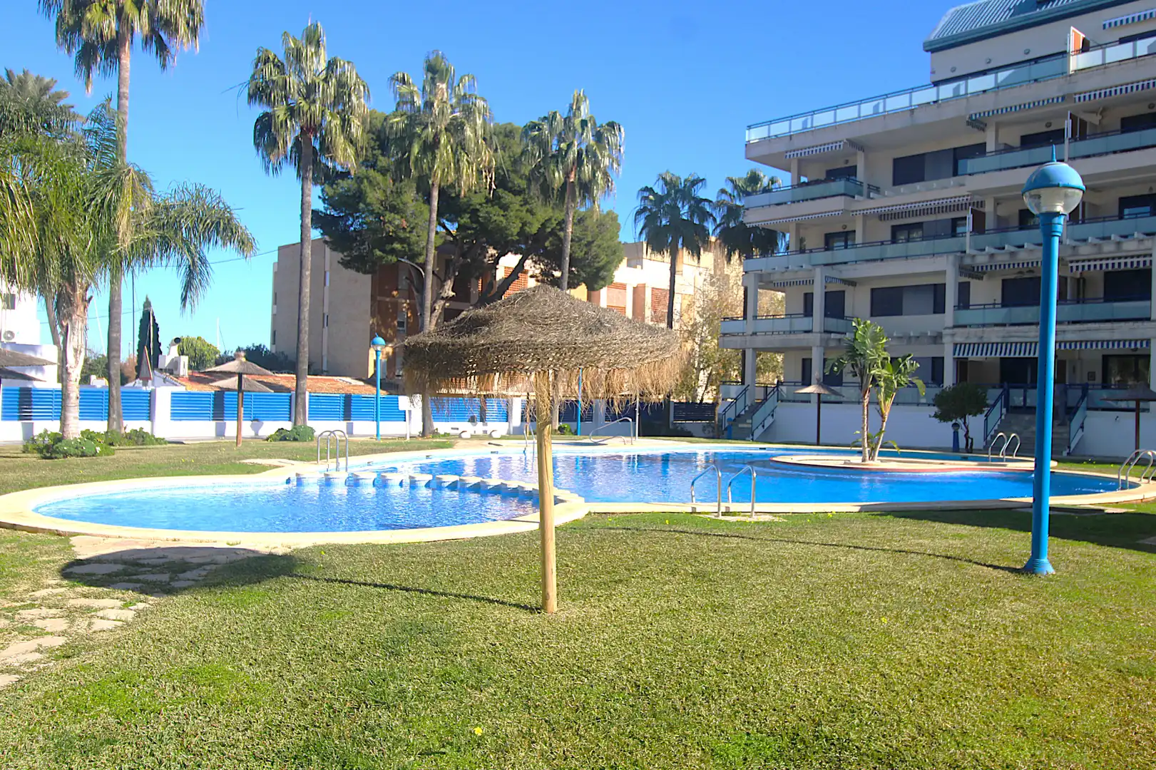Piscina de Apartamento en venta en Dénia con Aire acondicionado, Terraza y Amueblado