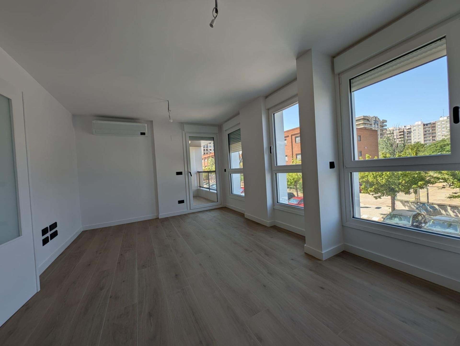 Sala d'estar de Pis en venda en  Zaragoza Capital amb Aire condicionat, Calefacció i Terrassa