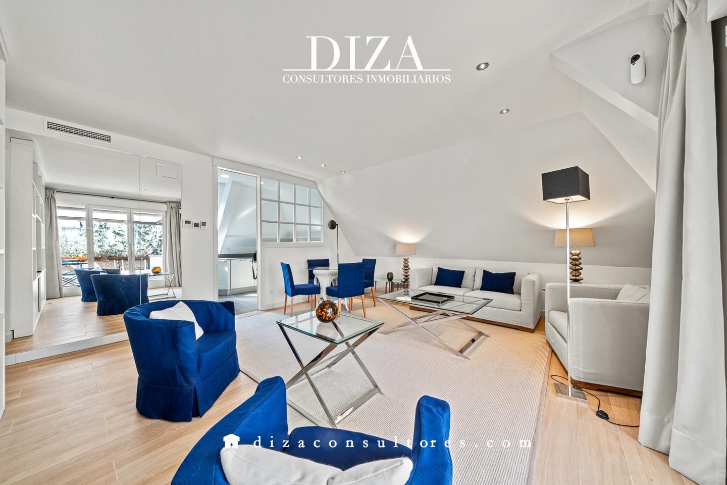 Living room of Attic to rent in  Madrid Capital  with Air Conditioner, Heating and Terrace